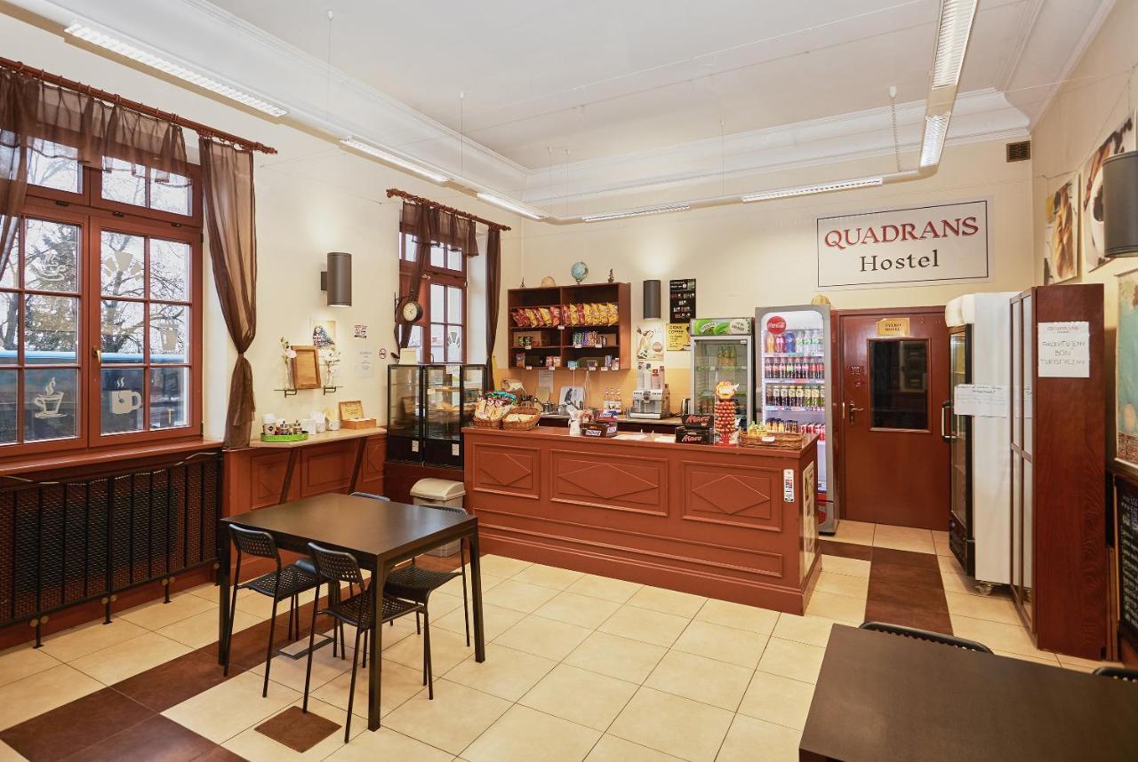 Quadrans Hostel And Caffee Na Dworcu Kolejowym Modlin 7 Min Jazdy Lotniskowym Autobusem Wahadlowym Nowy Dwor Mazowiecki Luaran gambar